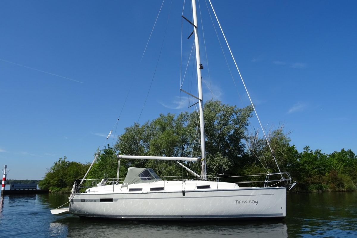 2010 Bavaria Cruiser 32