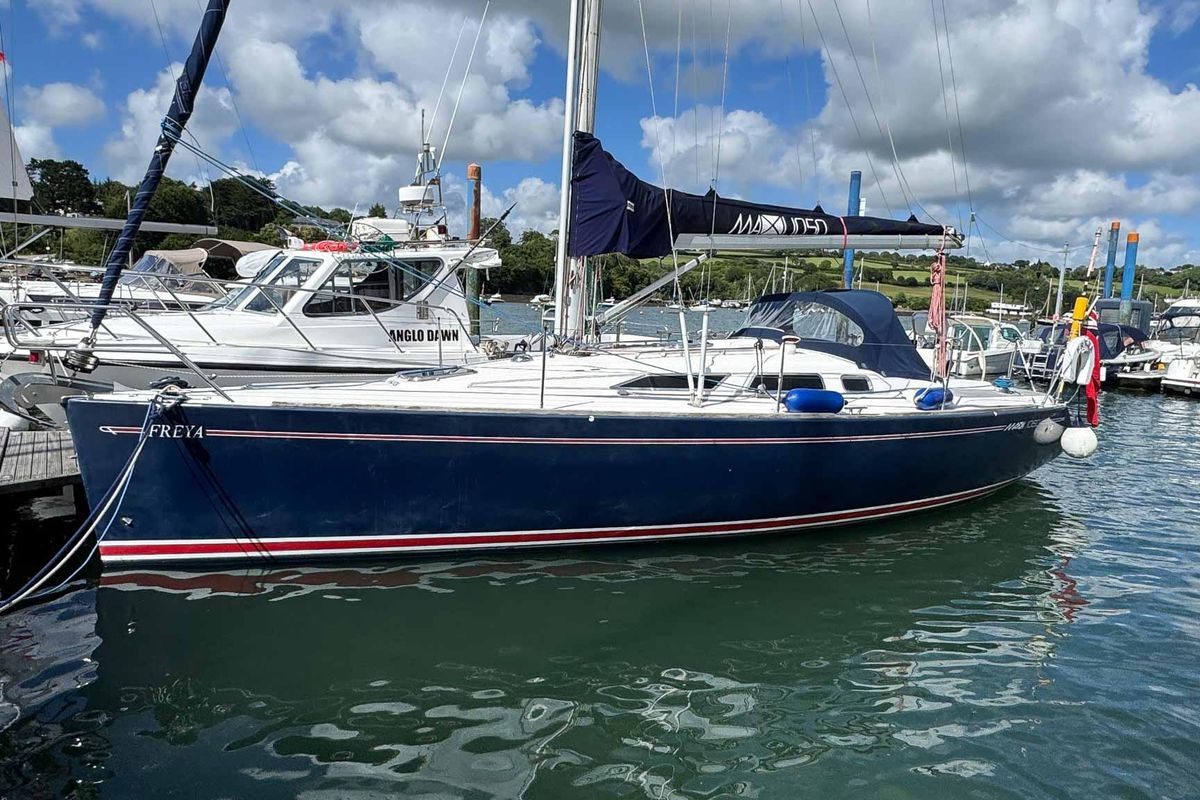 2002 Maxi 1050