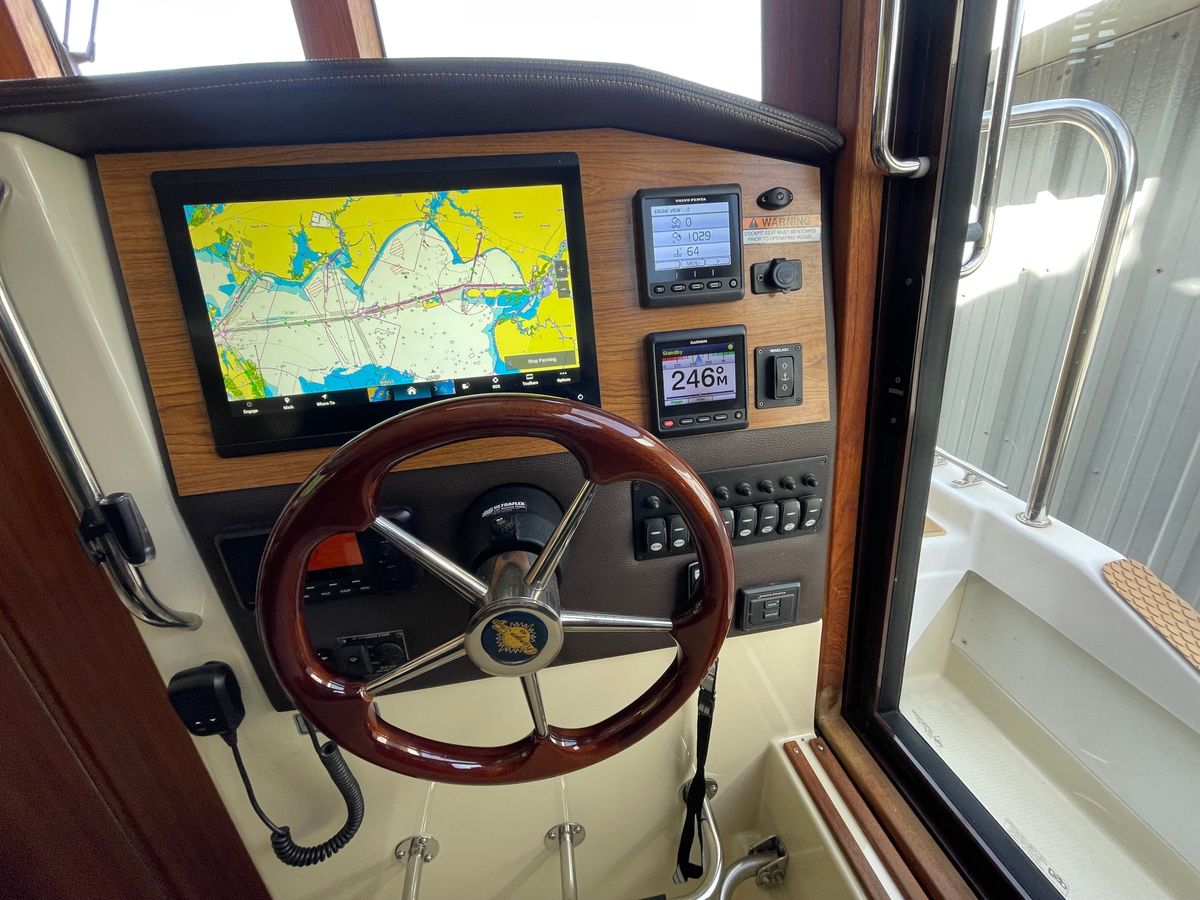2020 Ranger Tugs R-31 CB