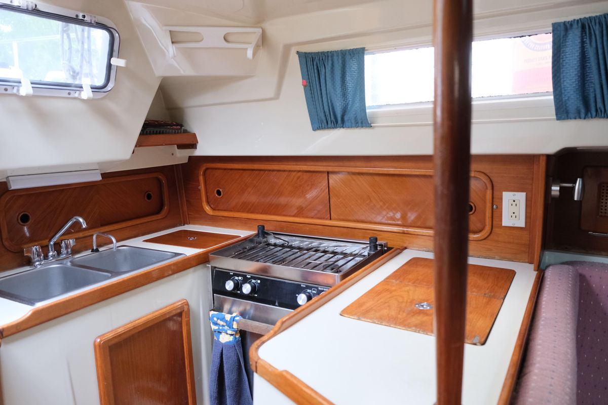1988 Mirage Yachts 35