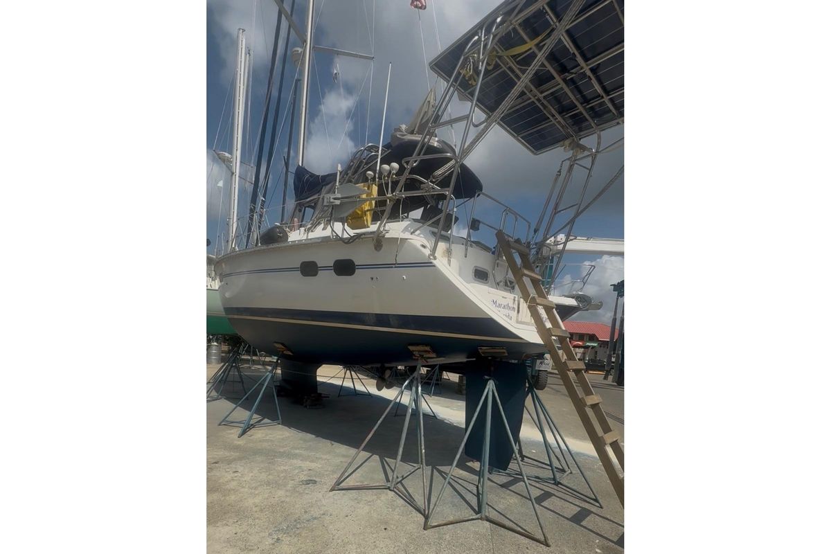 1996 Hunter Passage 42