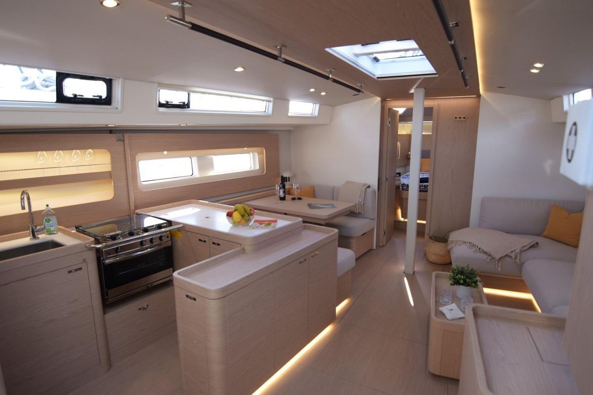 2024 Beneteau Oceanis Yacht 54