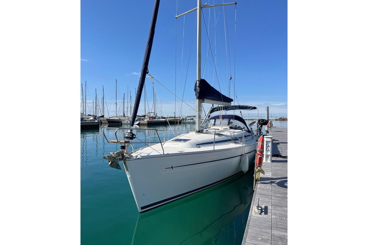 2004 Bavaria 38