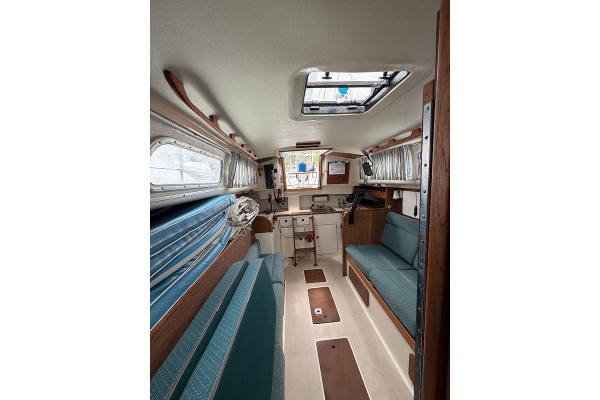 1979 Pearson 35