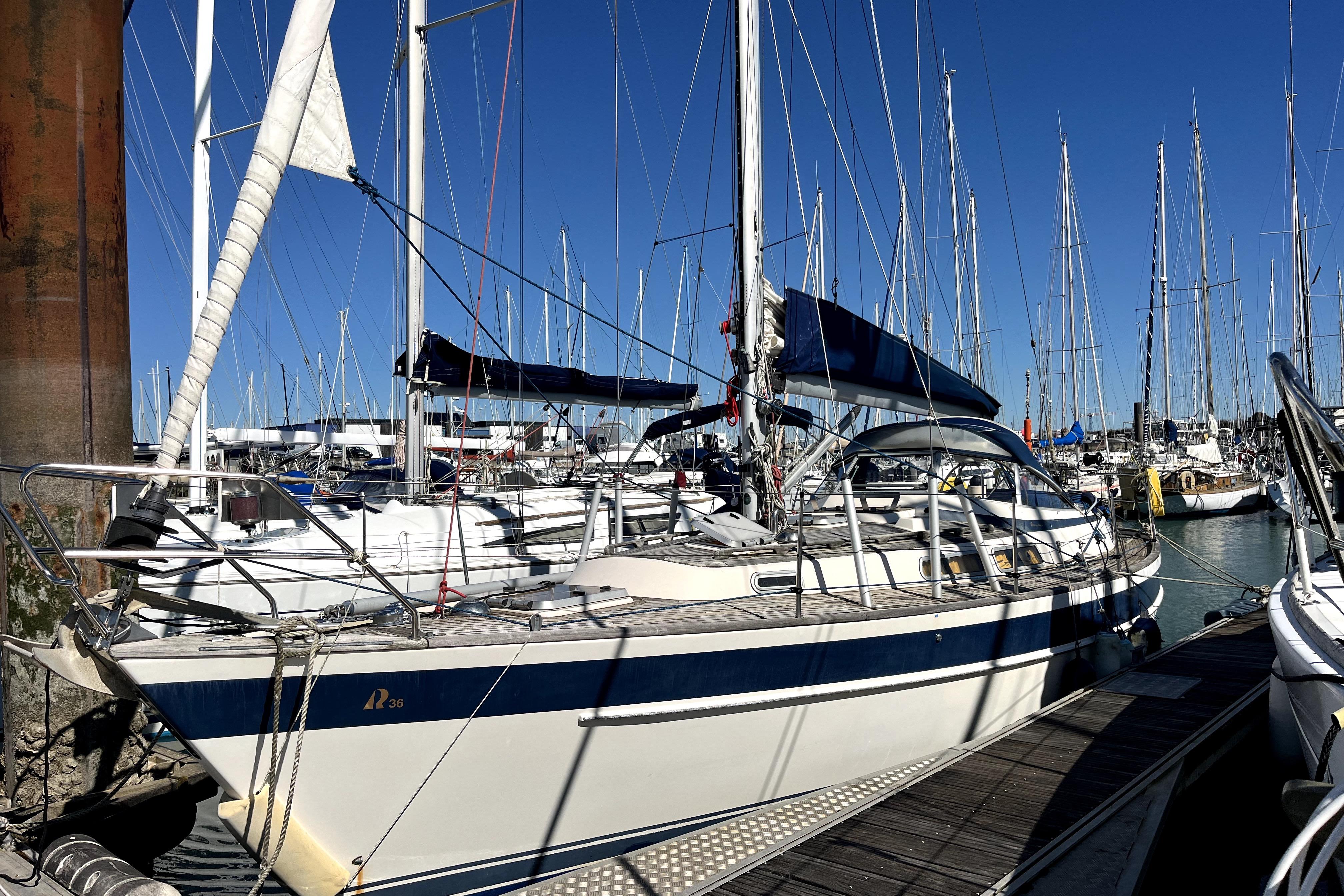 1993 Hallberg-Rassy 36 for sale in Les Sables-d'Olonne, Vendée, France