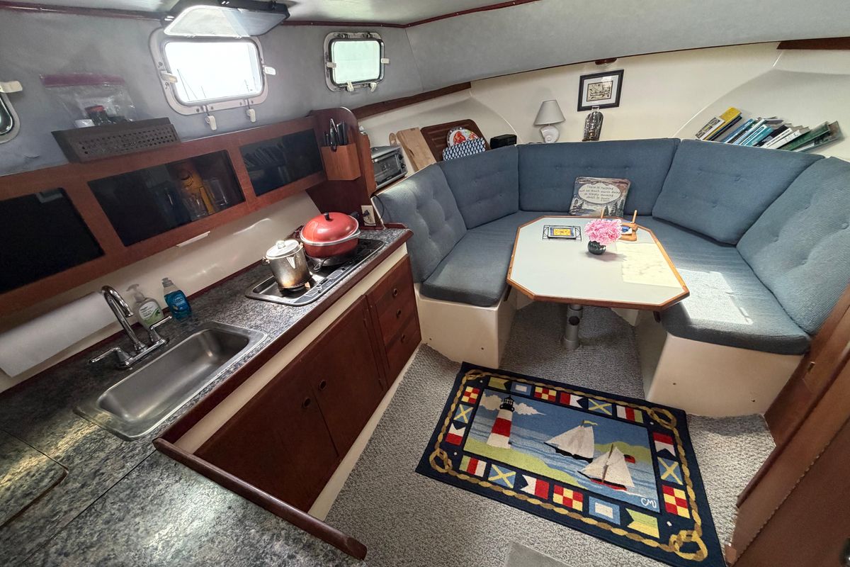 1986 Albin 34 Family Cruiser
