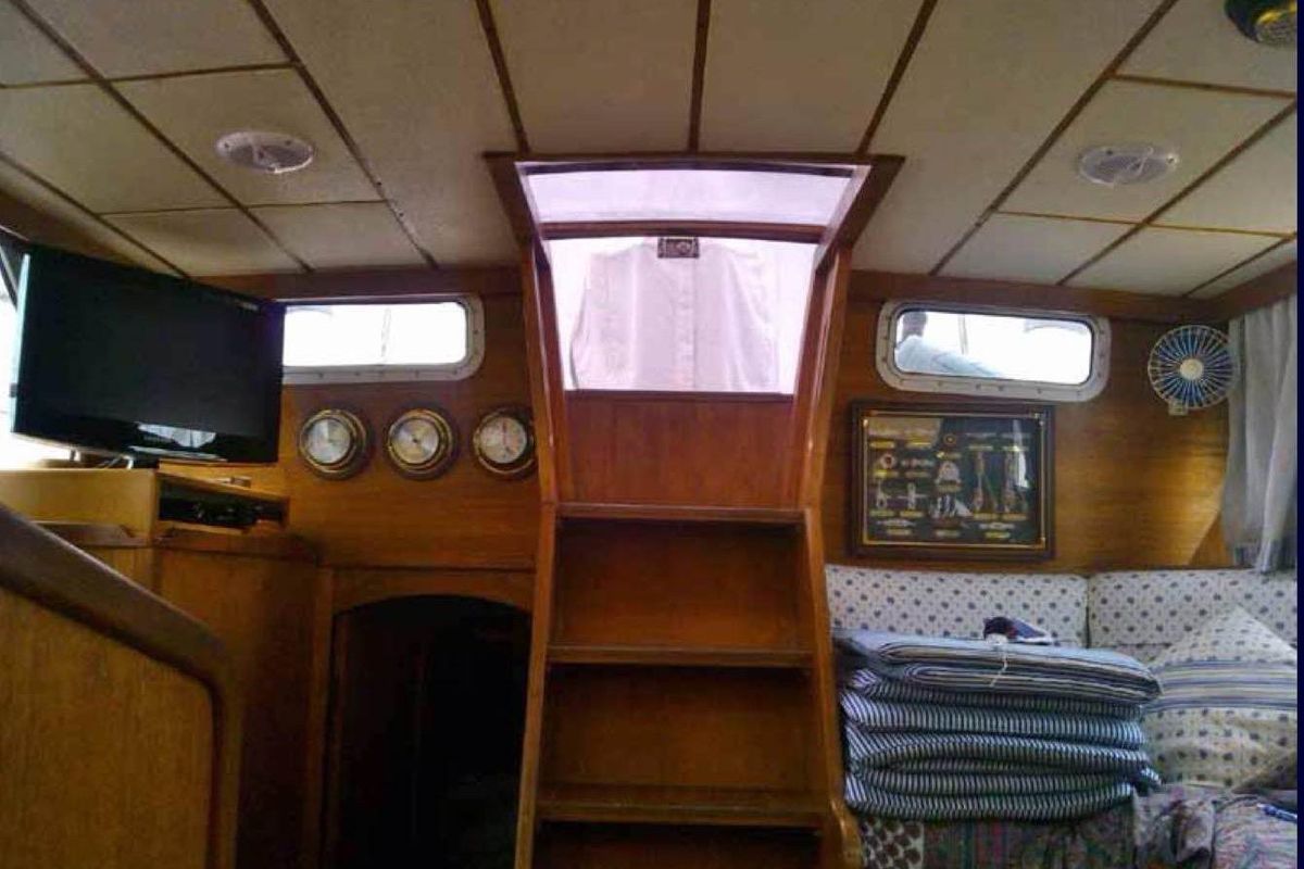 1985 Siltala Nauticat 40 Sloop