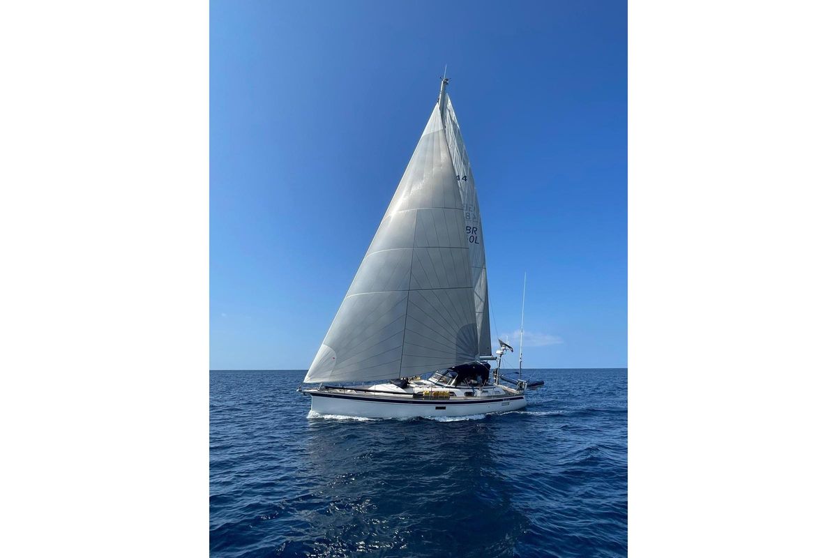 2019 Hallberg-Rassy 44
