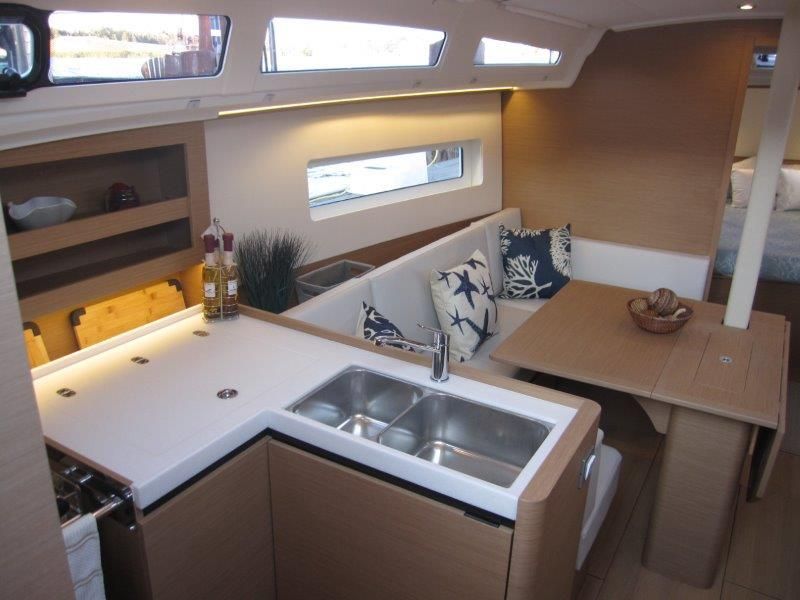 2025 Jeanneau Sun Odyssey 380