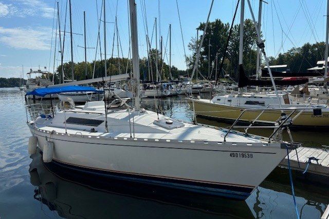 1984 Beneteau First 32