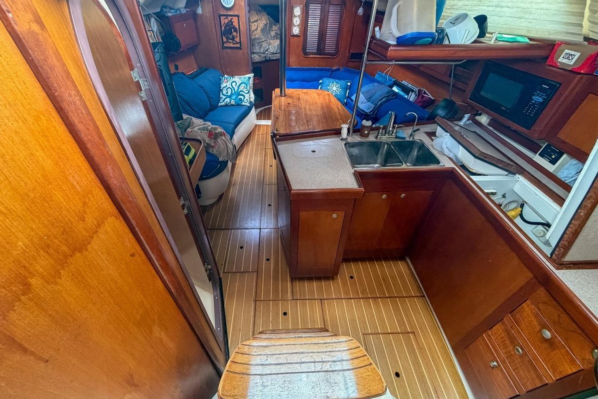 1999 Hunter 380