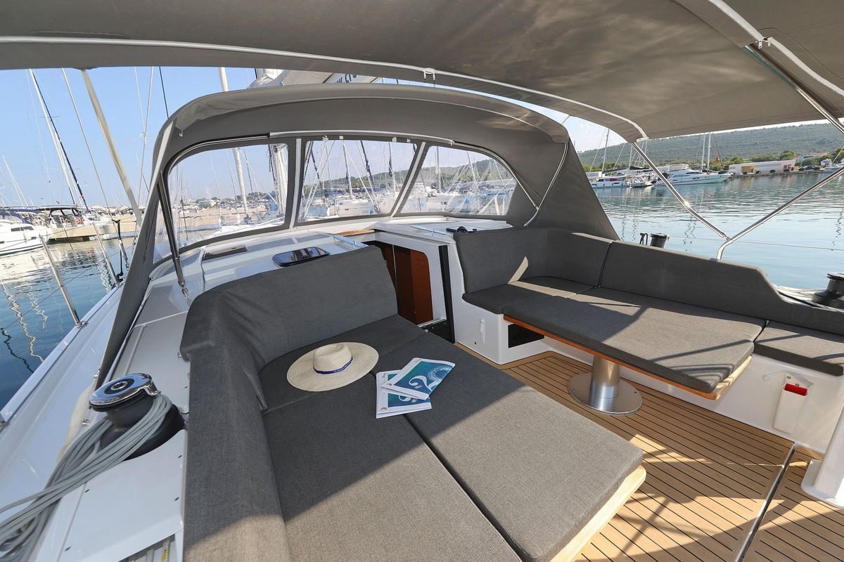 2025 Hanse 410
