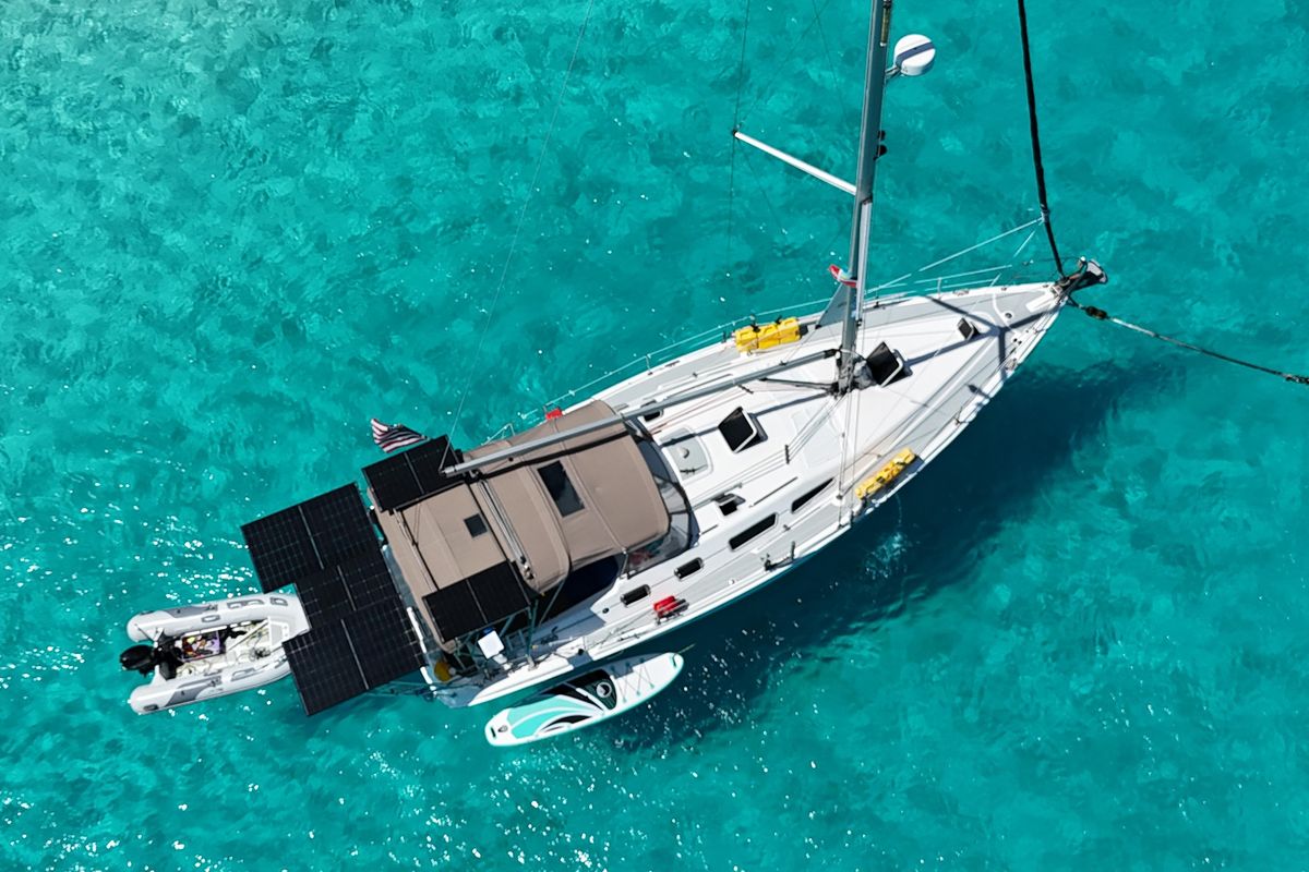 2004 Hunter 41 Aft Cockpit
