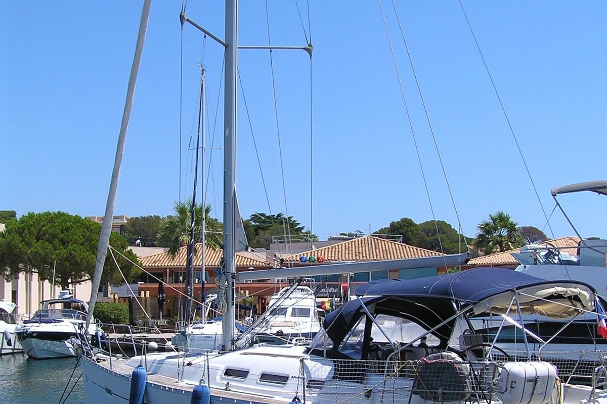 2005 Beneteau Oceanis Clipper 373