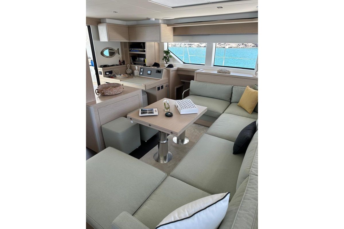 2023 Lagoon 55
