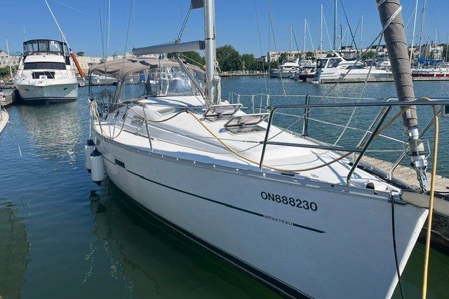 2005 Beneteau 323