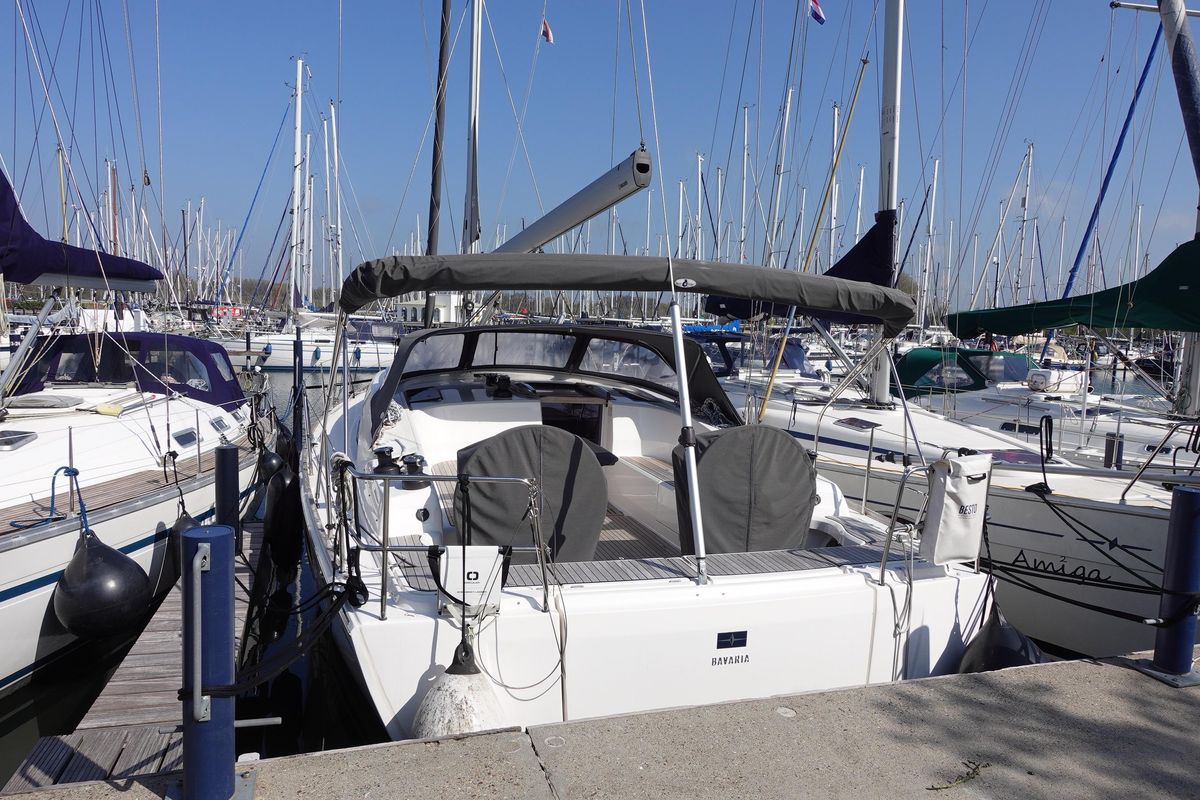 2022 Bavaria Vision 42