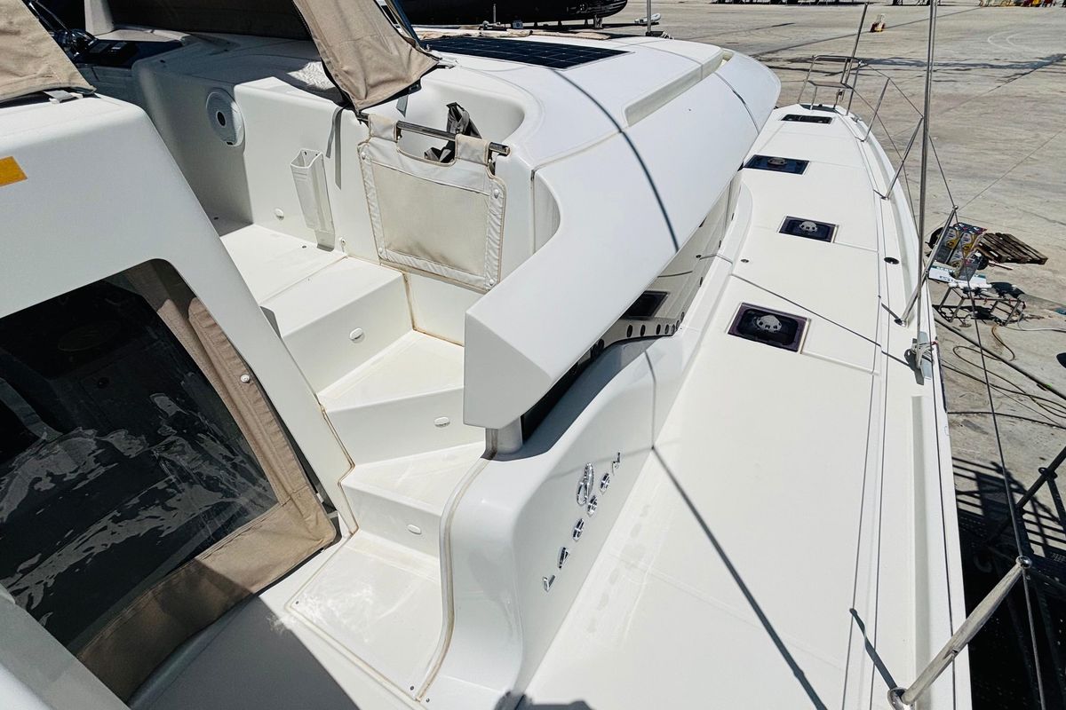 2022 Lagoon 46
