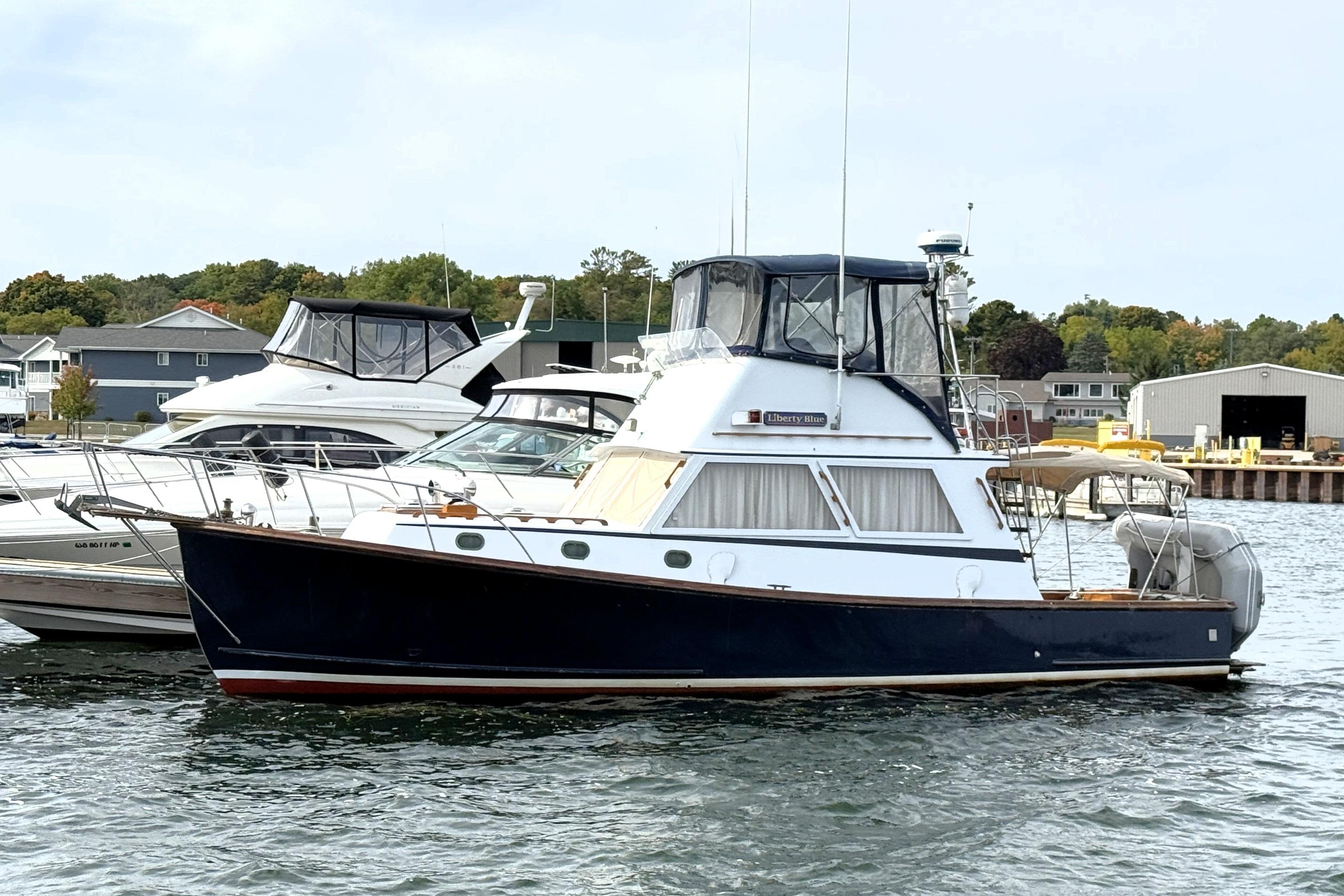 1983 Wilbur 34 Fly Bridge Cruiser for sale in Sturgeon Bay, Wisconsin