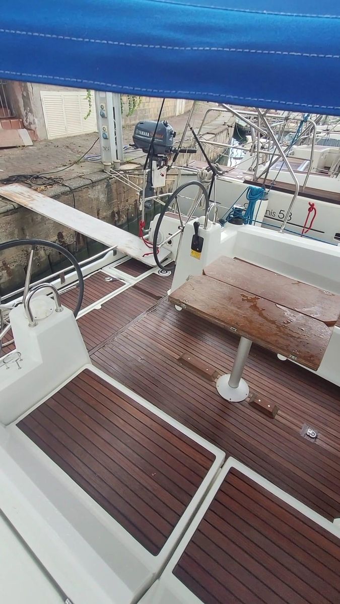 2017 Beneteau Oceanis 35.1
