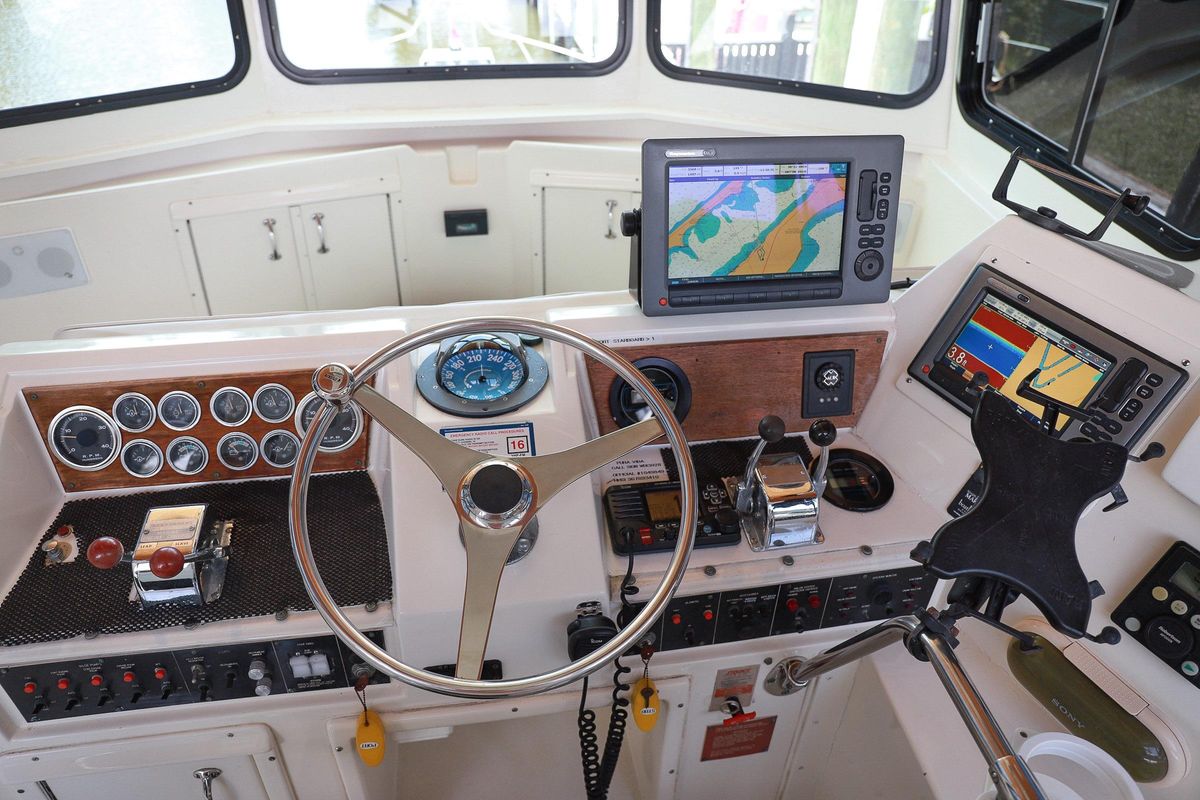 1987 Hatteras 40 Double Cabin