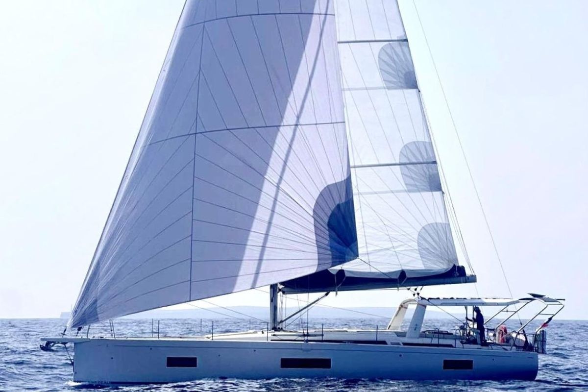 2024 Beneteau Oceanis Yacht 54