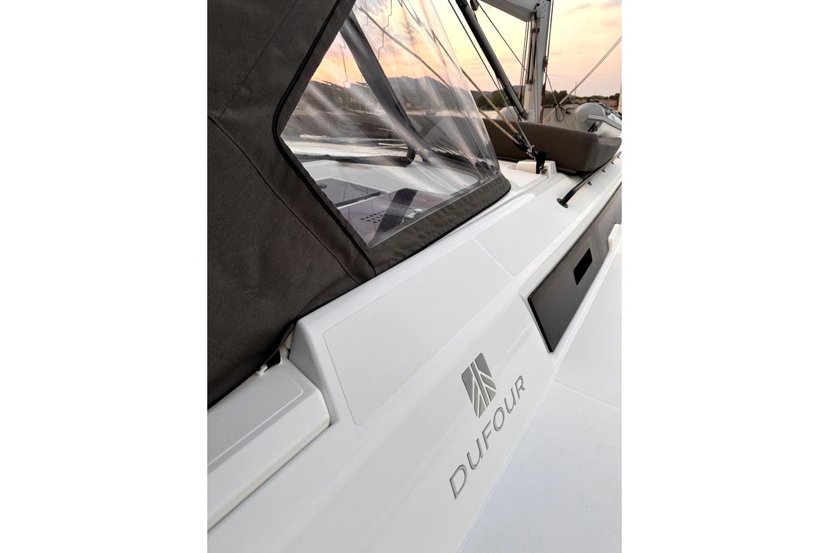 2024 Dufour 530