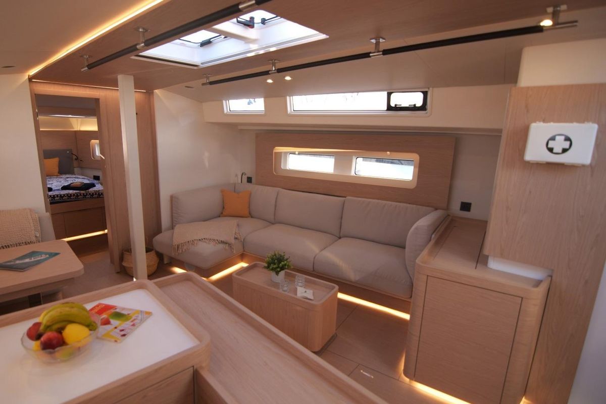 2024 Beneteau Oceanis Yacht 54