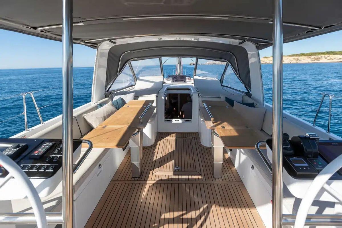 2026 Beneteau Oceanis Yacht 54