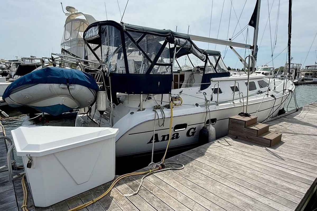 2006 Hunter 41 Deck Salon