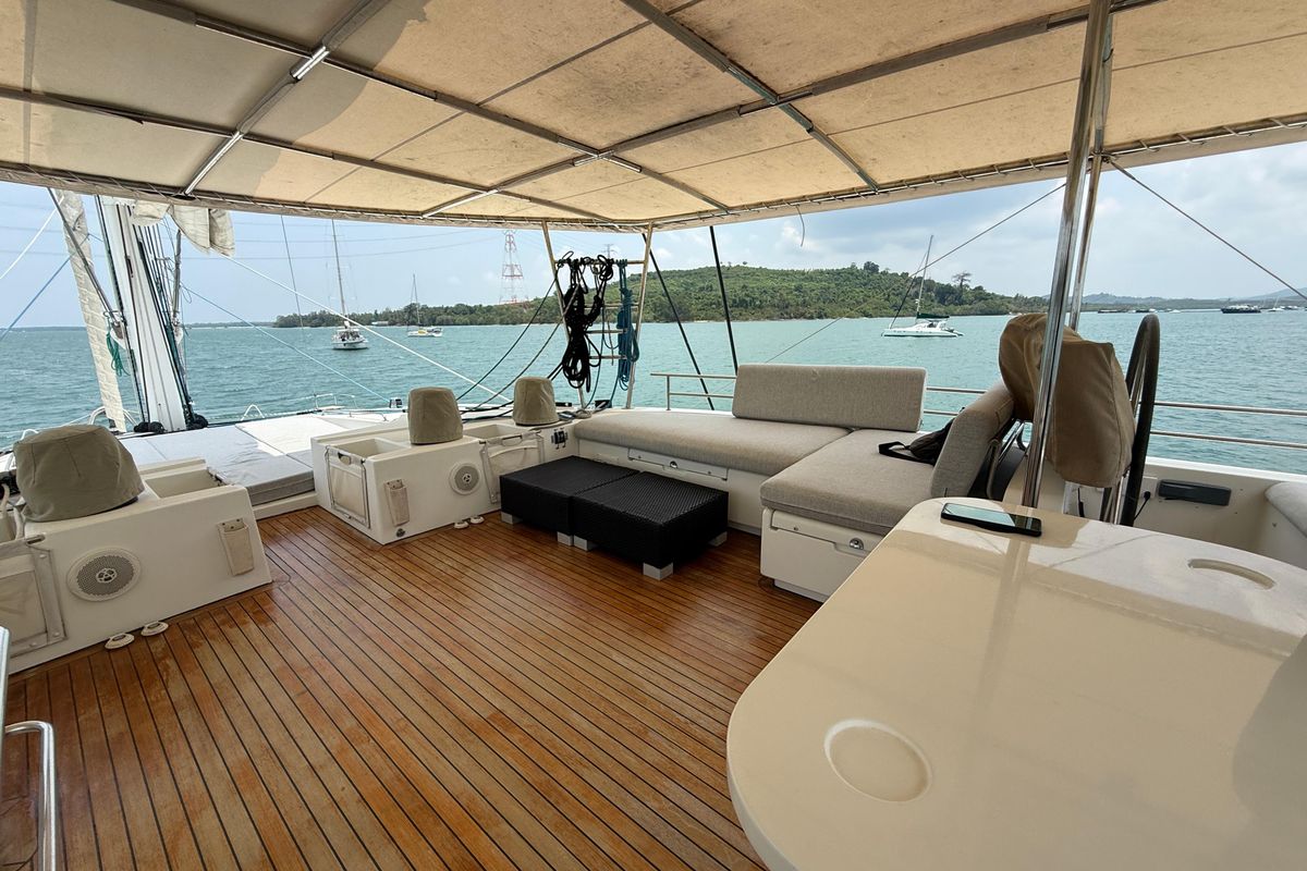 2011 Lagoon 620