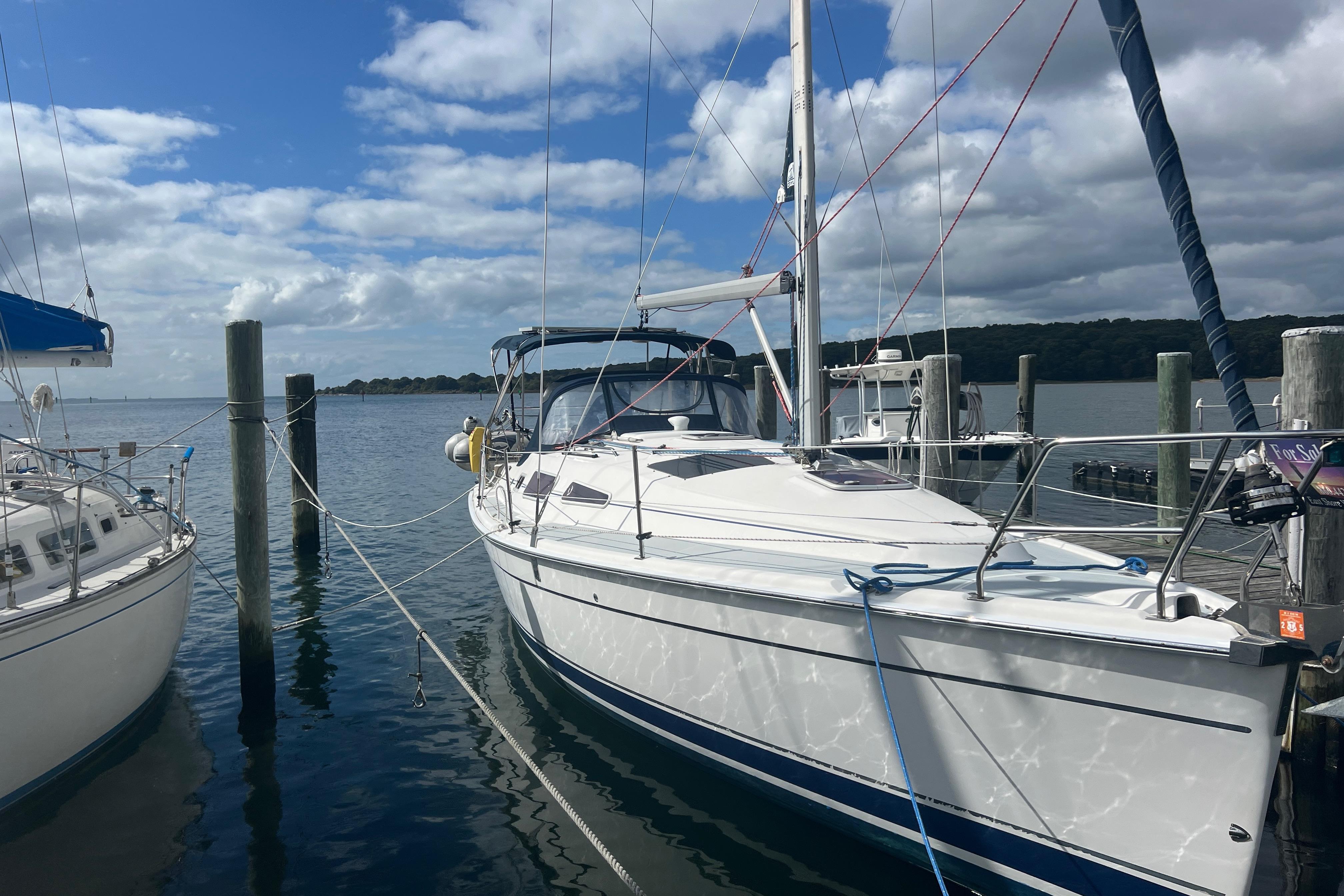 2004 Hunter 33