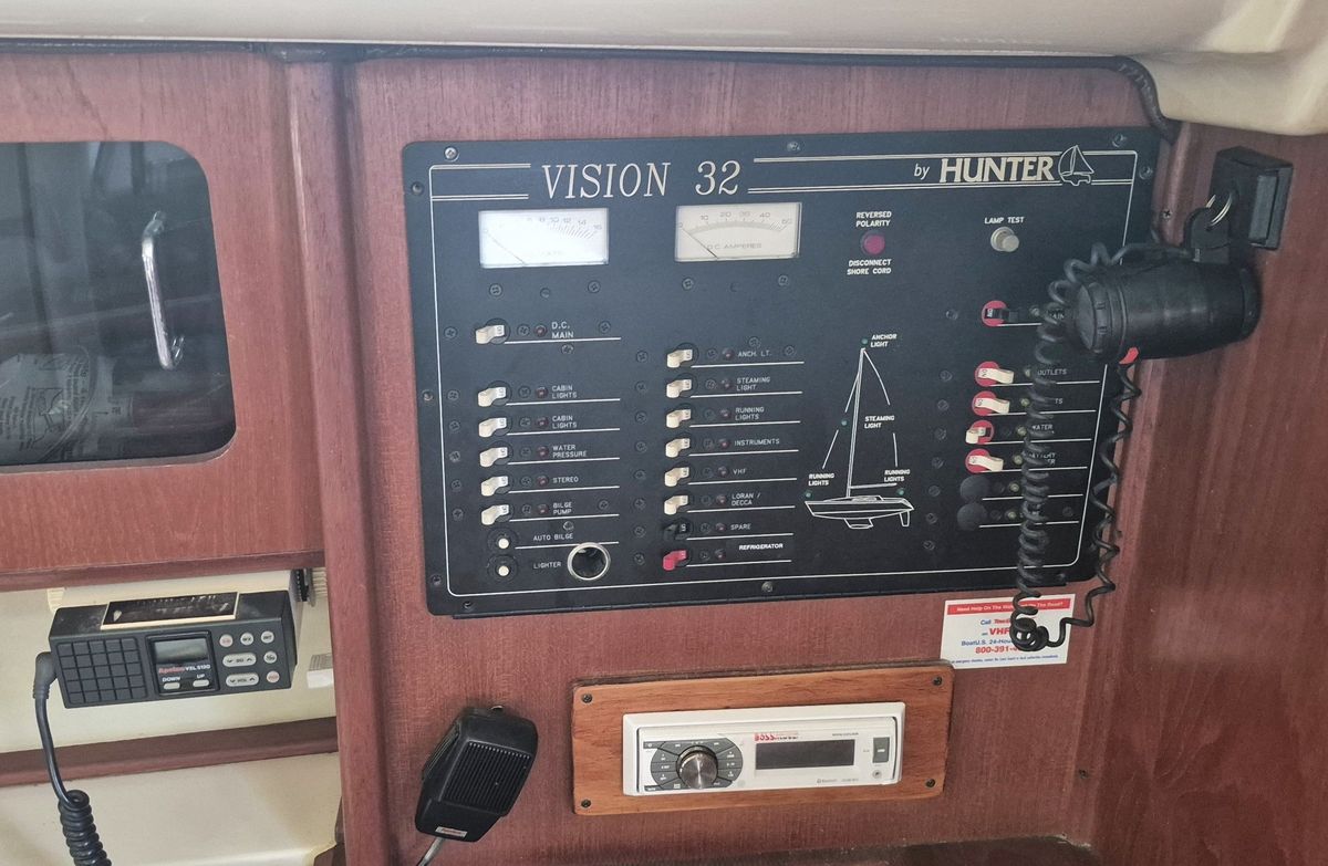 1991 Hunter Vision 32