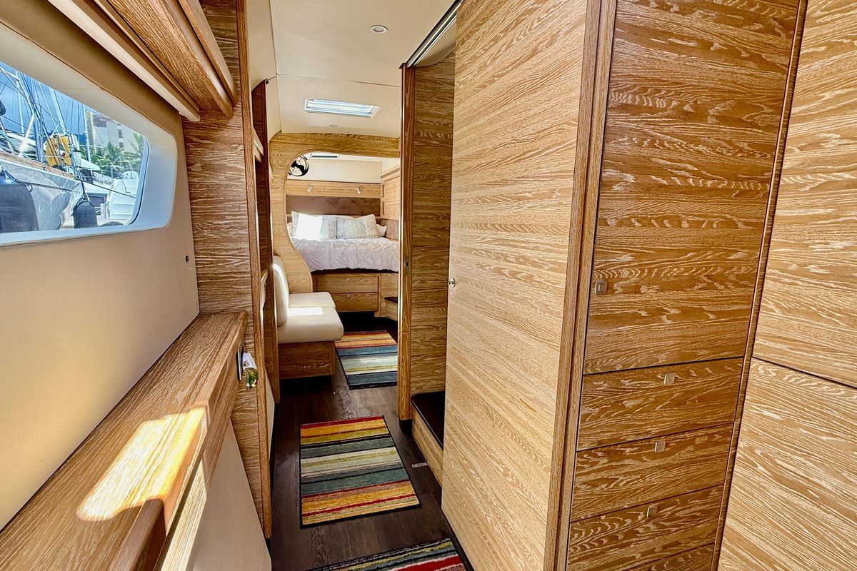 2017 Xquisite Yachts X5