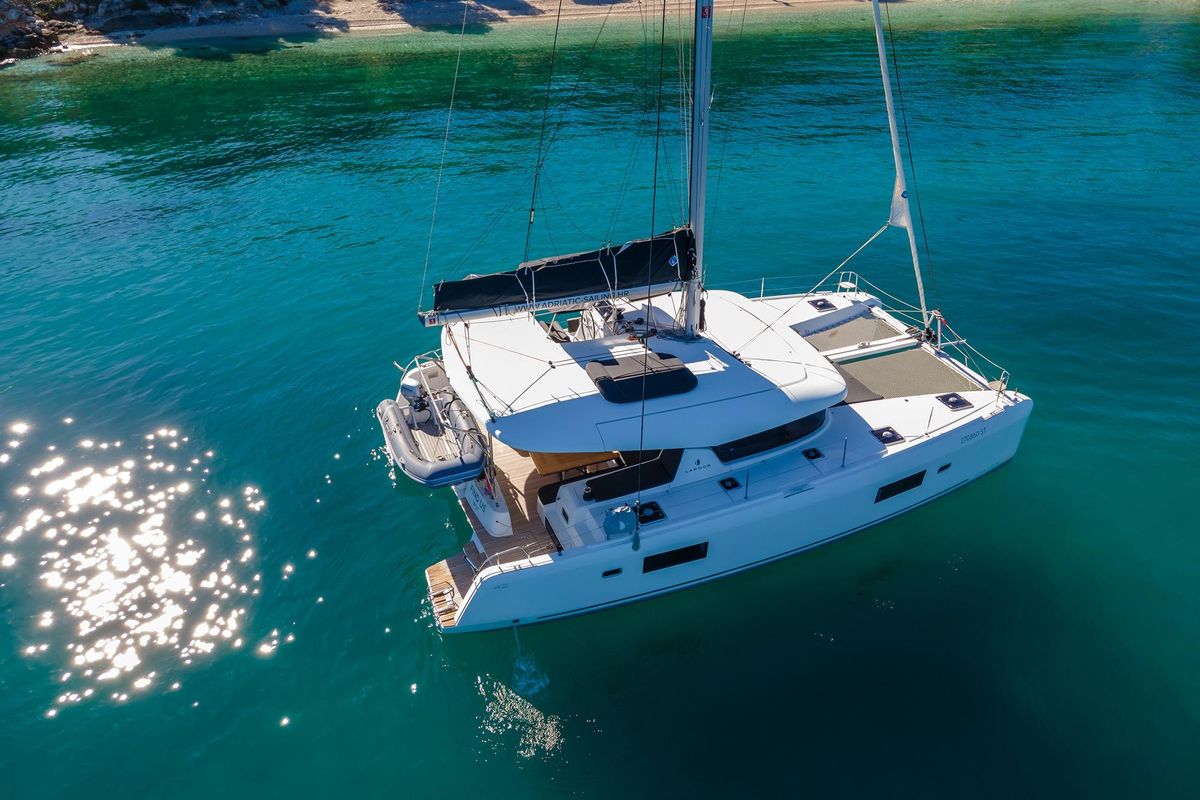 2021 Lagoon 42