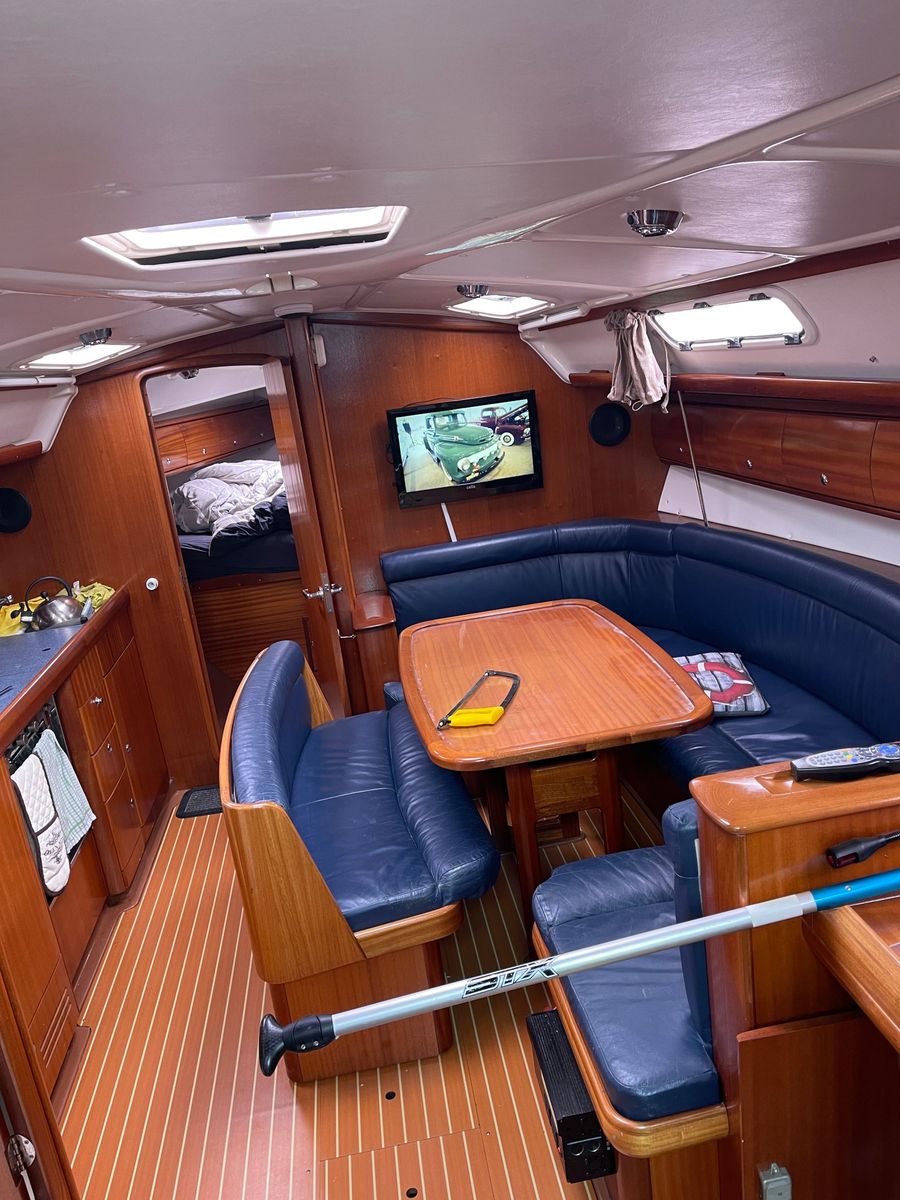 2003 Bavaria 38