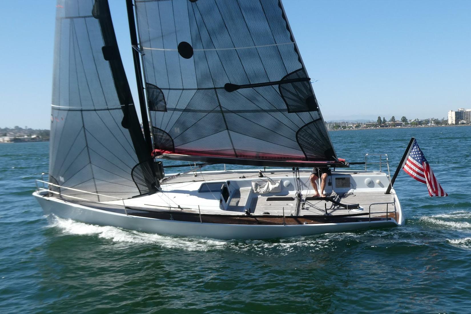 2006 Maxi Dolphin Cross Current 33