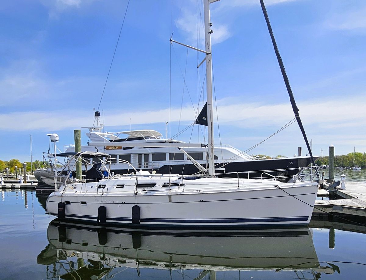 2007 Hunter 41 Aft Cockpit