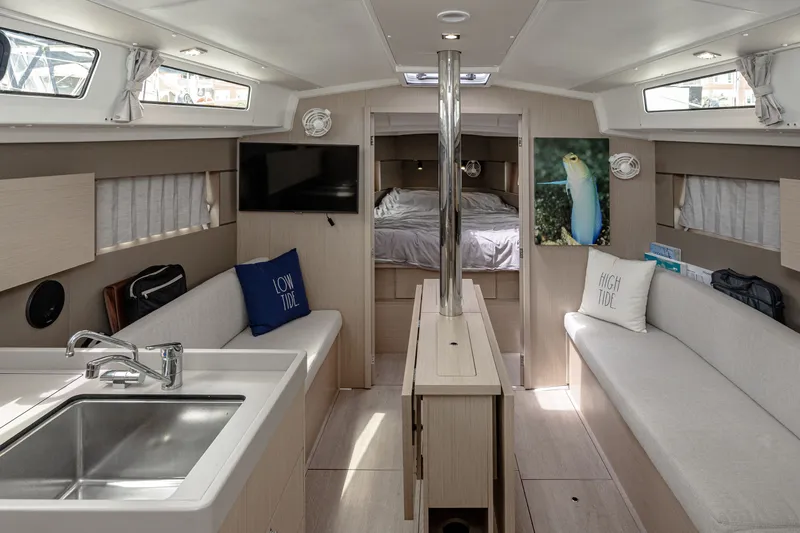 2023 Tango Too 365' Beneteau