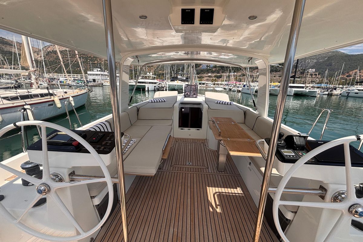 2020 Beneteau Oceanis Yacht 54