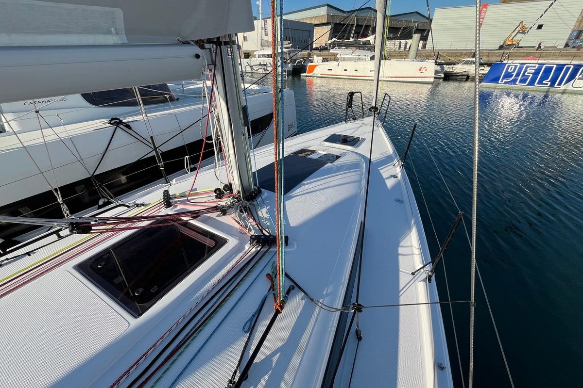 2025 Beneteau First 36
