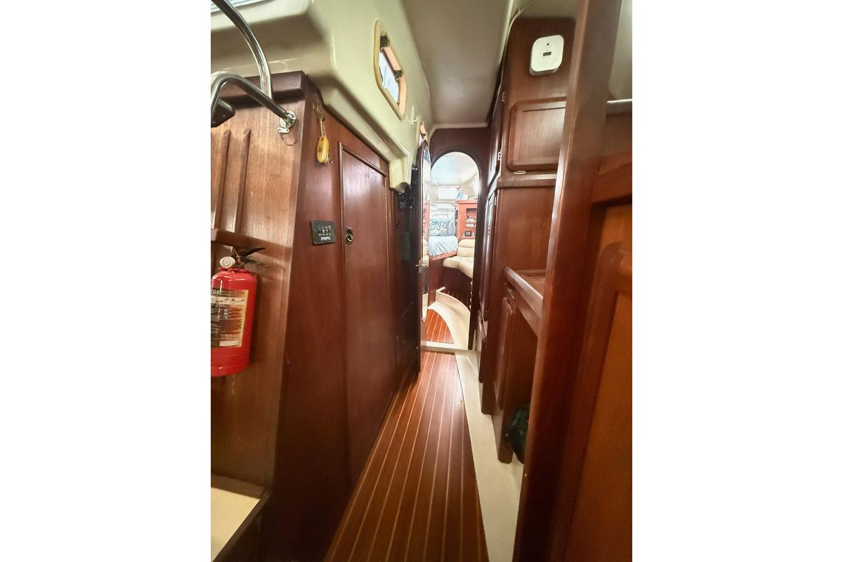 1996 Hunter Passage 42