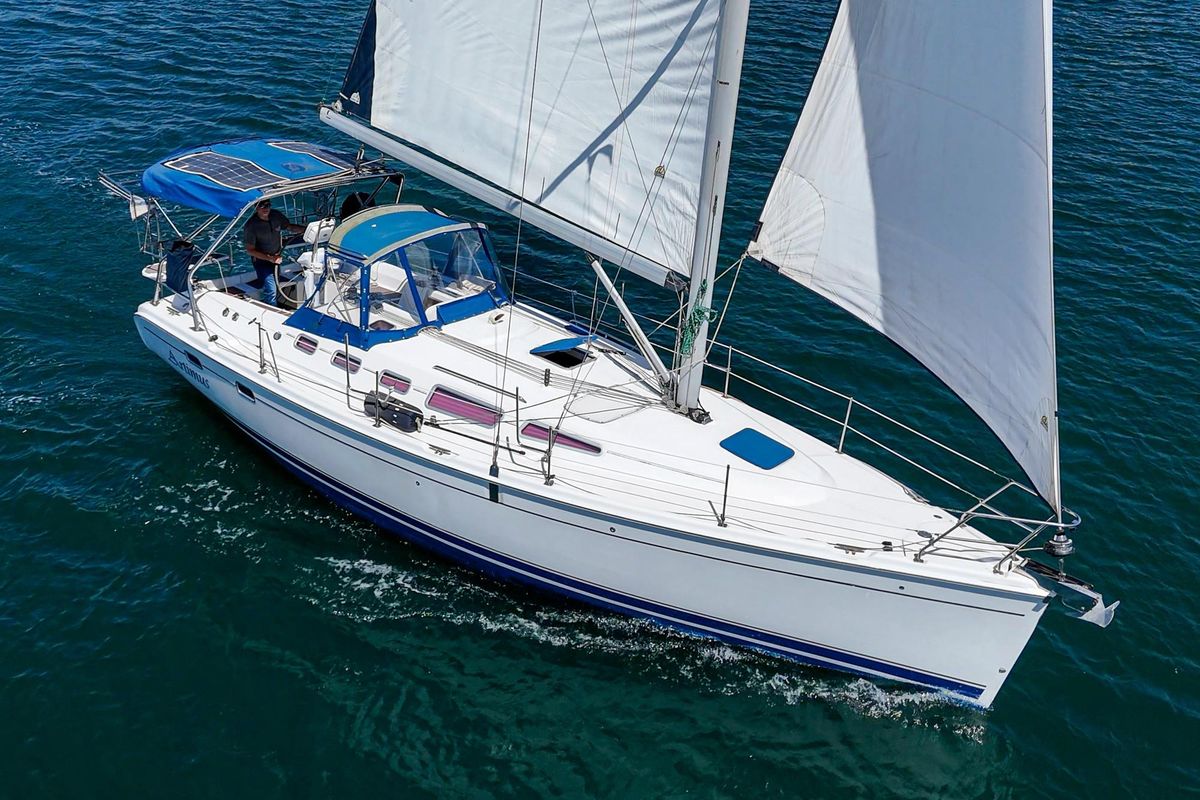 2007 Hunter 38