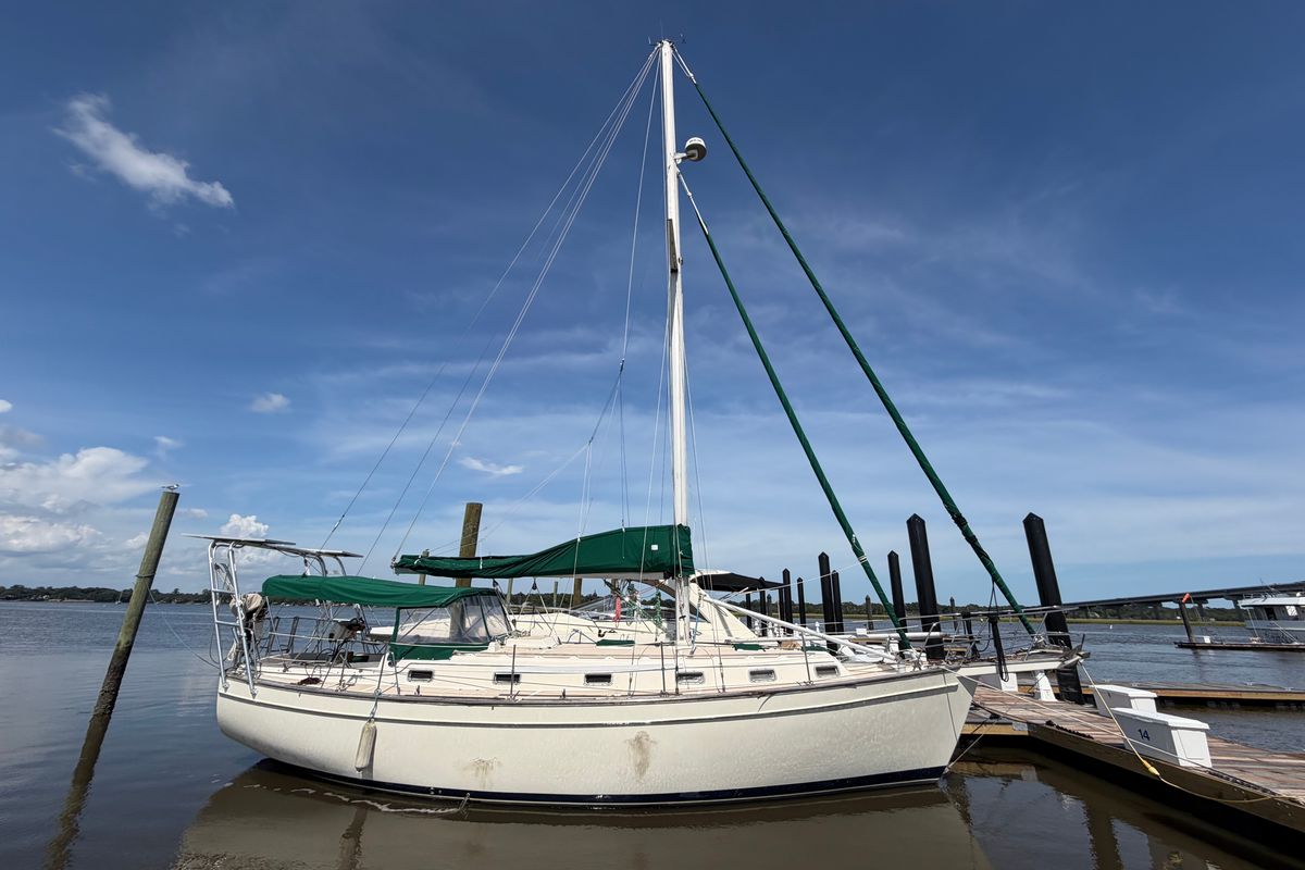 1986 Island Packet 38