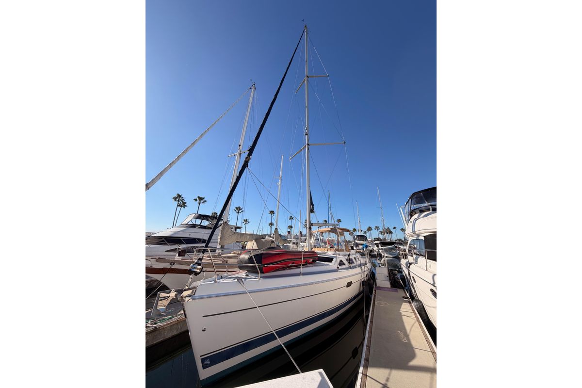 2005 Hunter Passage 456