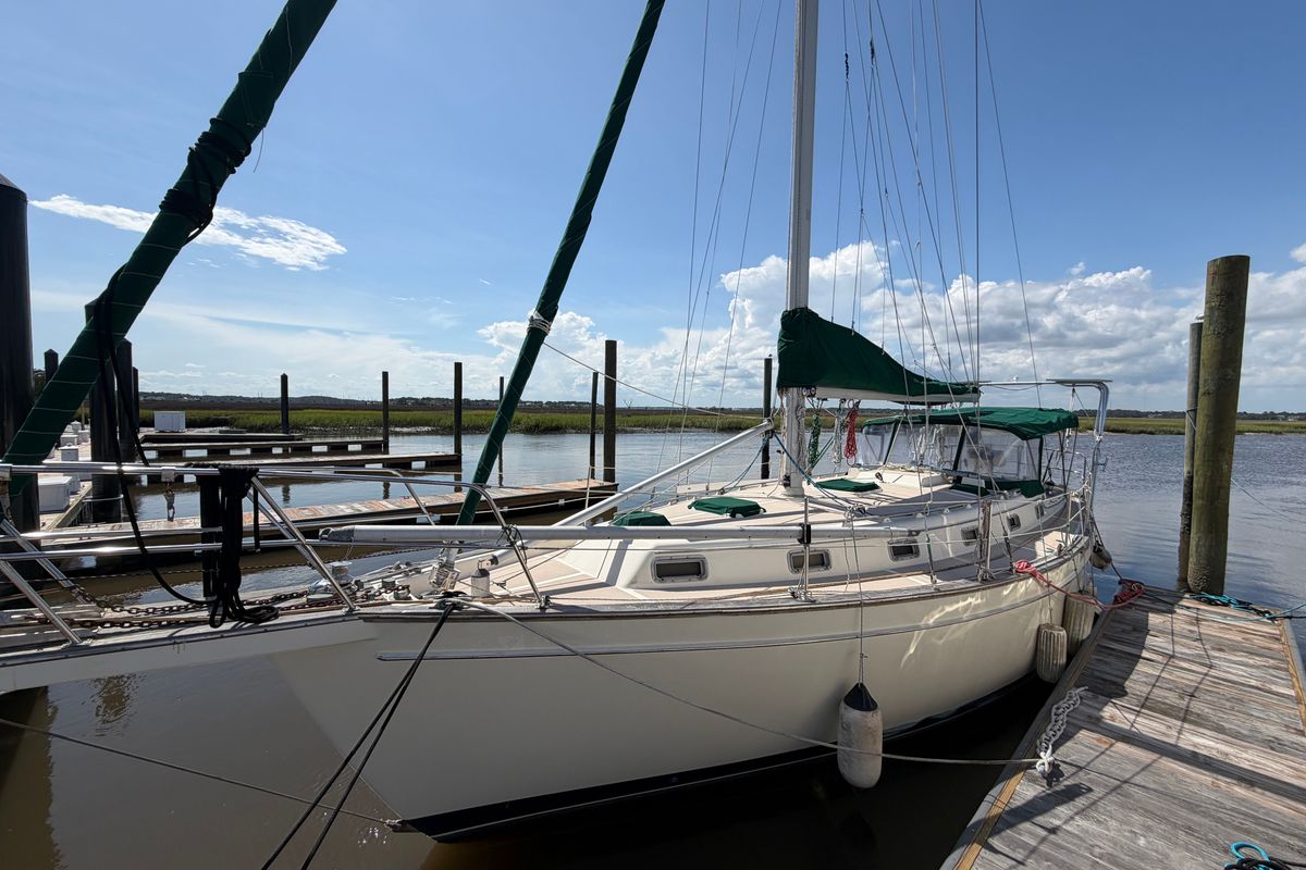 1986 Island Packet 38