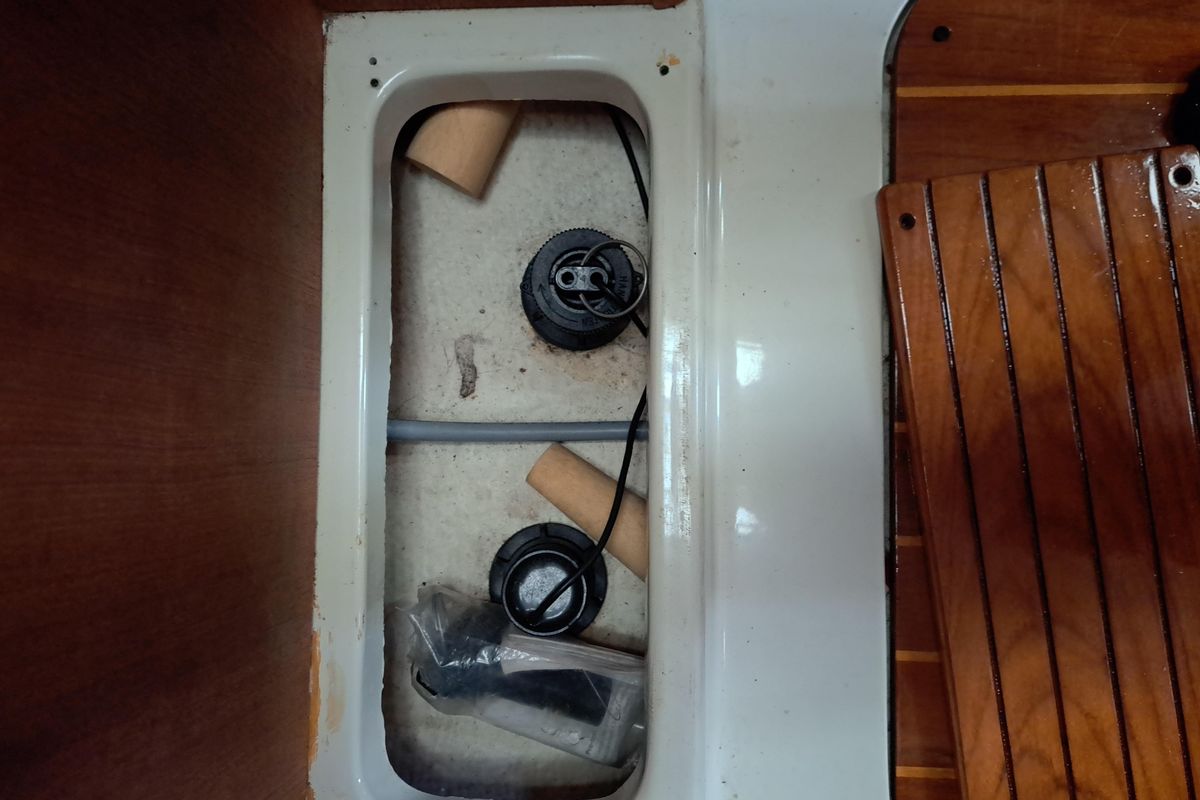 1989 Hunter 30