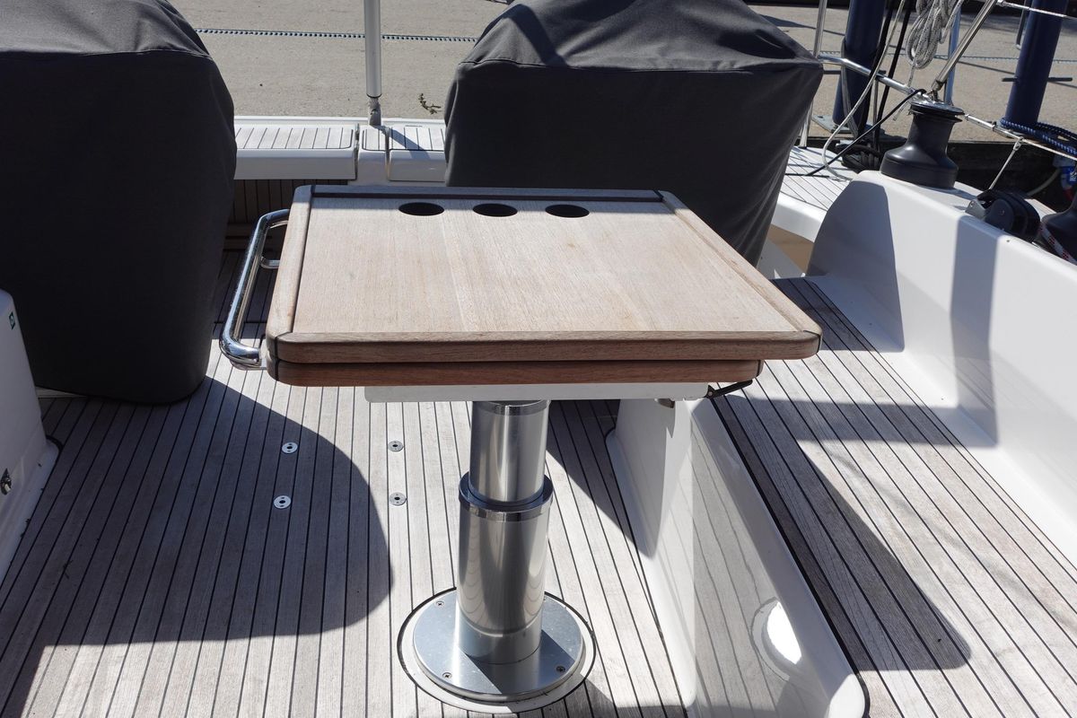 2022 Bavaria Vision 42