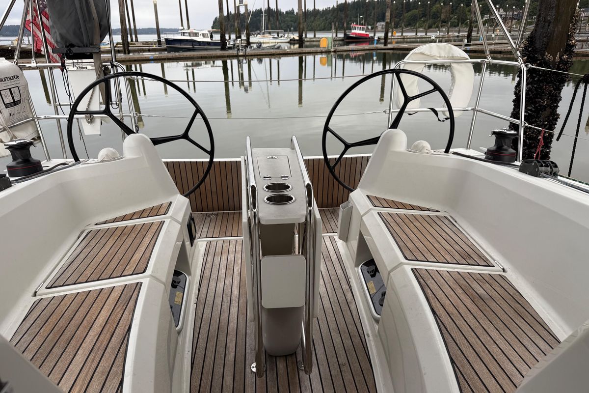 2016 Jeanneau Sun Odyssey 349
