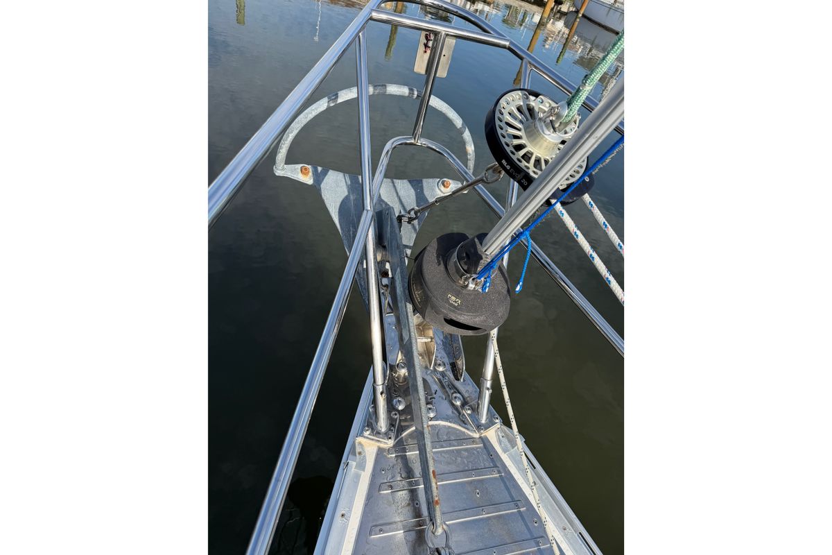 1989 Hylas 44